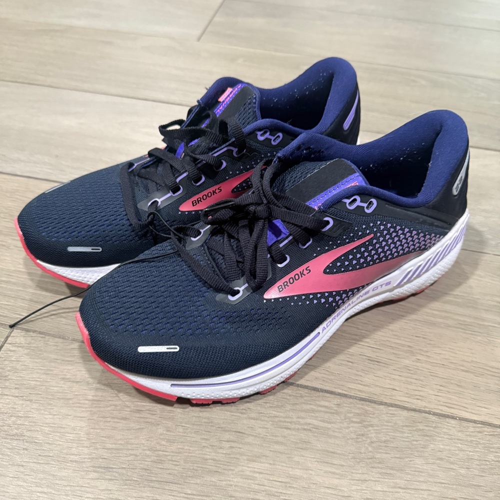 Brooks Women's Athletic Shoes - Adrenaline GTS 22